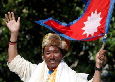 Житель Непала покорил Эверест в рекордный 26-й раз