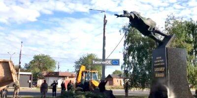 В Харькове снесли памятник Александру Невскому — видео