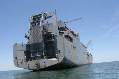 ВМФ США привлек почти все логистические суда в Атлантике, перевозящие вооружение