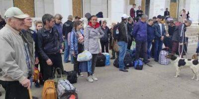 В Херсонской области войска РФ обстреливают эвакуационные колоны — ОК Юг