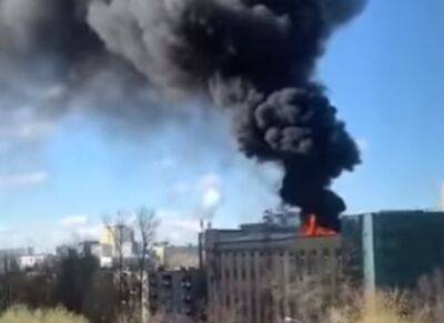 Столб дыма до самого неба: на россии не прекращаются "хлопки" и пожары – вспыхнул целый завод