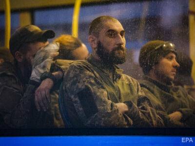 Красный Крест посетил украинских бойцов, которые вышли с "Азовстали"