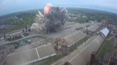 Днепропетровщина: российская ракета уничтожила склад с зерном