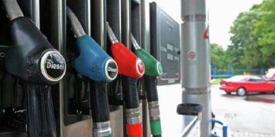 Две крупные сети АЗС ограничили продажу бензина до 10 литров по карте лояльности