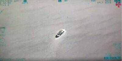 Работает Байрактар. Залужный показал видео уничтожения российских катеров возле острова Змеиный