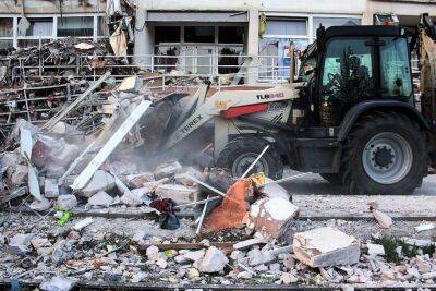 Шестьсот горестных тонн: в Одессе расчистили завалы жилого дома, по которому ударила рашистская ракета (фото)