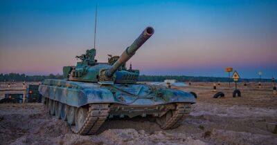 Польша передала Украине новейшие модели танков Т-72M1R (видео)
