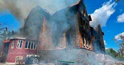 В Лисичанске сгорела гимназия, пережившая две мировые войны (фото, видео)