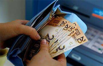 С валютных вкладов белорусов «исчезло» полмиллиарда долларов