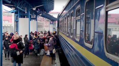 2000 и 3000 грн будут выплачивать на вокзалах: Укрпочта и Укрзализныця рассказали, как получить деньги