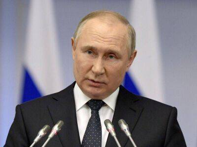 Путин поручил изменить тарифы на услуги РЖД и электроэнергию