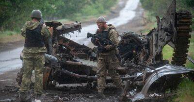 "Предлагали рыть окопы, а мы просили оружие", — Зеленский о подготовке Украины к войне