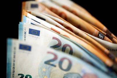 Слабый евро может привести к ускорению инфляции в Европе - министр финансов ФРГ