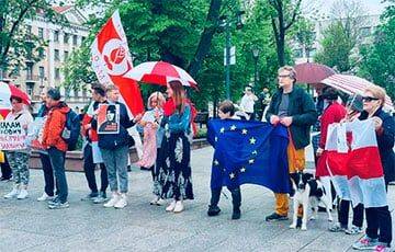 Белорусы Вильнюса вышли на акцию солидарности с политзаключенными