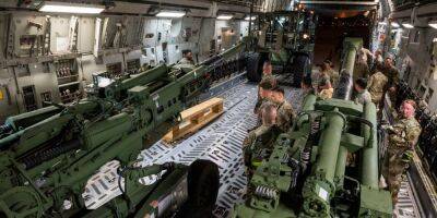 США отправили в Украину новую партию гаубиц M777 — фото