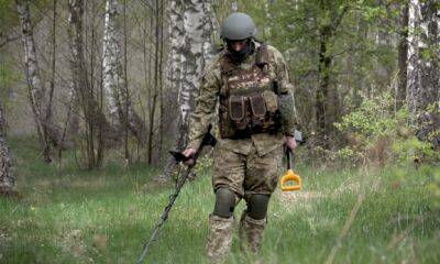 Заминированные территории: в КГГА назвали самые опасные районы Киева