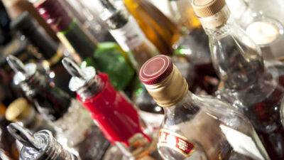 Может вызвать слепоту и смерть: минздрав Израиля предупреждает о распространении поддельного алкоголя