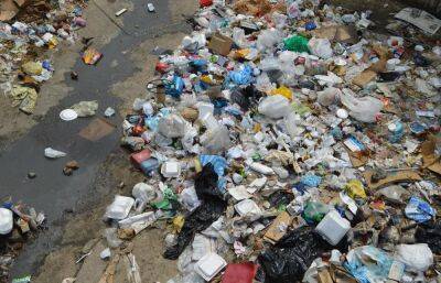 В Тверской области на земельном участке обнаружили сплошные навалы мусора