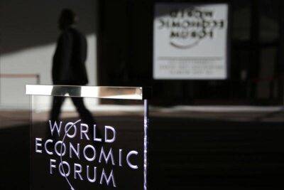 За что критикуют экономический форум в Давосе?