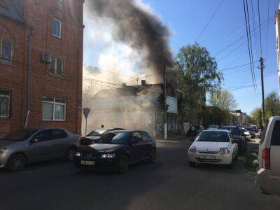 В Твери горит старинный дом на улице Желябова