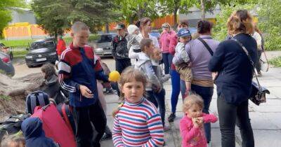 Отказали в визе: 167 детей из Украины хотели попасть в Великобританию, но застряли в Польше