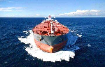 На судах в море остается рекордное количество российской нефти