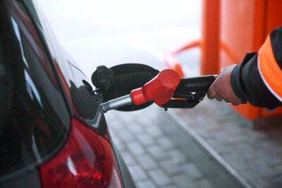 Цена бензина на бирже в России упала ниже 37 тысяч рублей