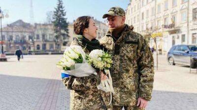 Стало известно, где в Украине чаще всего женились за три месяца войны