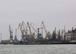 У РФ заявили про "зелений коридор" для іноземних суден з порту Маріуполя