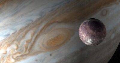 Неизвестный объект диаметром 150 км мог врезаться в спутник Юпитера, – ученые