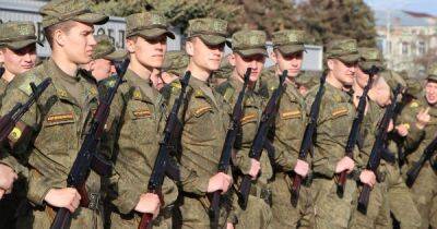 В РФ приняли закон об отмене возрастного предела для службы военных по контракту