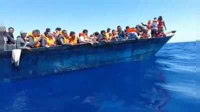 В Средиземноморье спасли 110 мигрантов