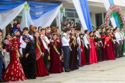 В школах прозвенел «Последний звонок». Количество выпускников в Туркменистане за 12 лет сократилось на 30%