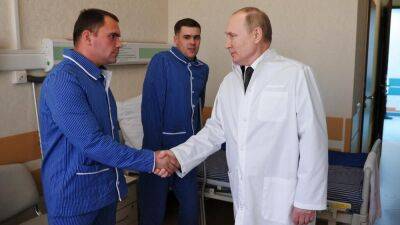 Владимир Путин посетил раненых