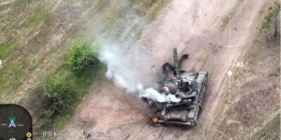 ВСУ показали, как уничтожают российские танки в Луганской области — видео