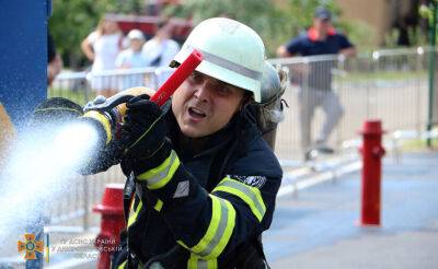 Литовские пожарные-спасатели передали украинским коллегам 2,8 тыс. средств защиты