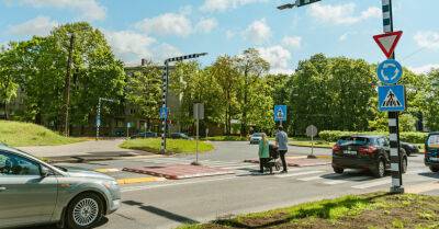 ФОТО: Пешеходные переходы на улицах Даммес и Буллю в Риге станут безопаснее