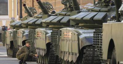 Британская разведка: Россия, вероятно, использует в наступлении на юге Украины танки 50-летней давности