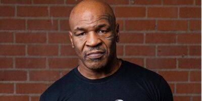 «Самый плохой человек на планете». 55-летний Майк Тайсон показал, как избивал тренера в ринге — видео