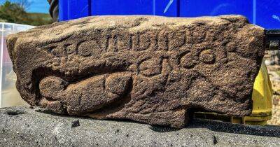 Больше, чем обида. В Британии нашли камень с вырезанным фаллосом и оскорблениями (фото)