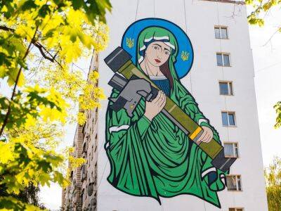 Святой Джавелине закрасили нимб. Художники обвиняют заместителя Кличко, что он "стал на сторону средневековья"