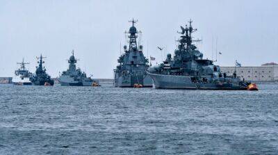 Часть кораблей Черноморского флота рф забилась в крымские укрытия: стала известна причина