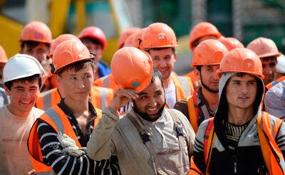 Стоимость разрешения на работу для узбекских мигрантов в России планируется снизить в 20 раз