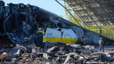 Самолет Ан-225 "Мрия" увезли из аэропорта Гостомеля на утилизацию
