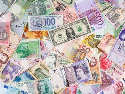 Министр финансов России назвал доллар и евро "токсичными фантиками"