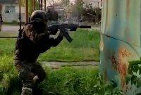 Кадыров показал на видео, как его бойцы в Северодонецке имитируют войну