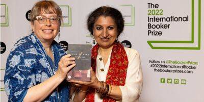 Лауреатом Букеровской премии 2022 стала писательница из Индии Гитанджали Шри - nv.ua - Украина - Индия - Юар