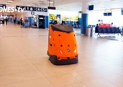 В аэропорту Праги появился робот-уборщик: видео