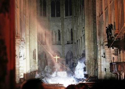 Пожар в соборе Парижской Богоматери потушен