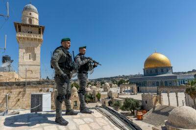 Беспорядки на Храмовой горе, полиция блокирует палестинцев внутри Аль-Аксы